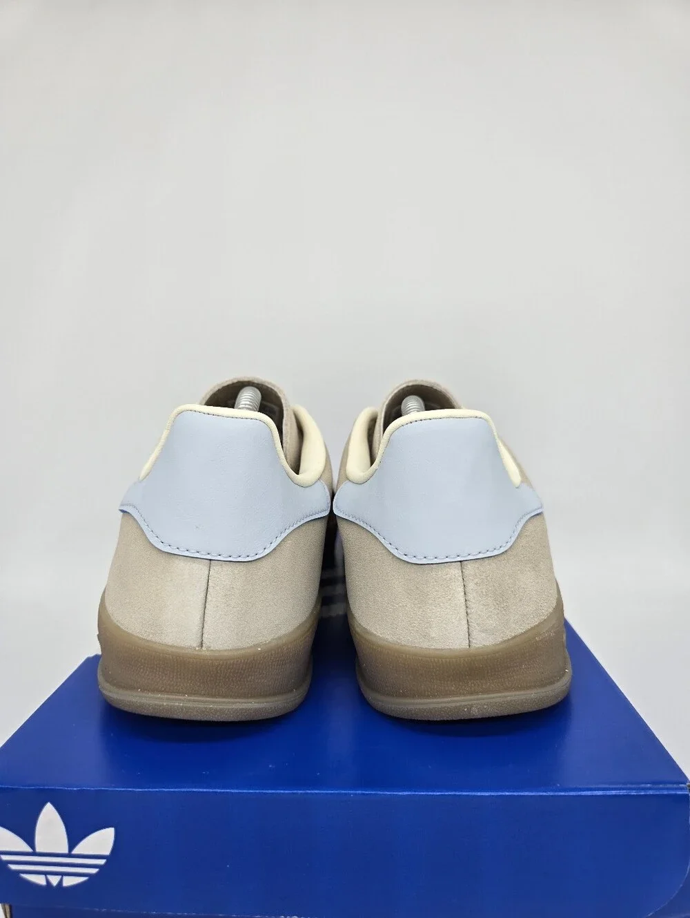 adidas Women's Gazelle Indoor JR2432 Wonder Beige Halo Blue Shoes Size 10.5